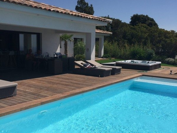 villa en Corse avec piscine vue mer