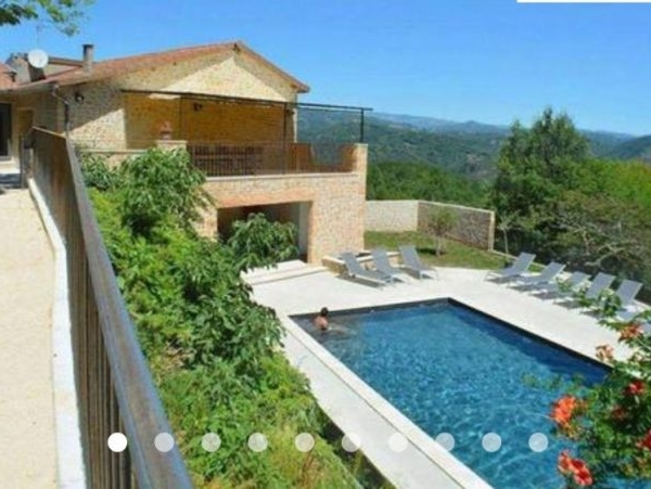 belle maison en Ardèche avec piscine