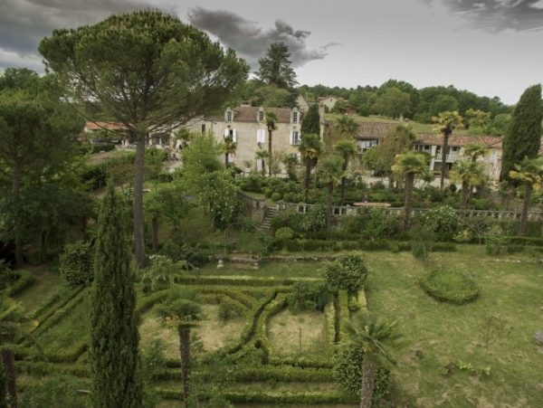 maison et jardin de caractère en Dordogne
