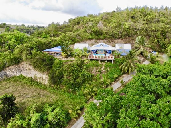 villa avec piscine en Guadeloupe sans vis à vis