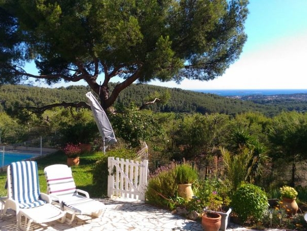 villa avec piscine vue mer proche Toulon
