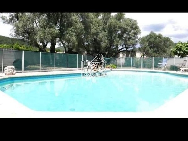 villa Provençale 240m² + 2500m² terrain avec piscine + oliviers