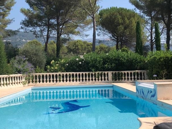 villa provençale avec piscine, proche Cannes