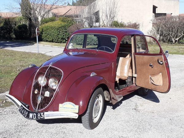 belle Peugeot 202 1949