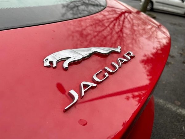 superbe Jaguar F-Type V6S