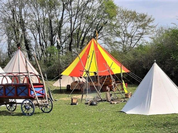 centre équestre avec terrain pour campement médiéval, village western, campement amérindien , Photo 1
