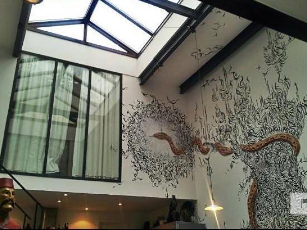 Loft avec toiture en verre et énorme fresque en mosaique, Photo 6