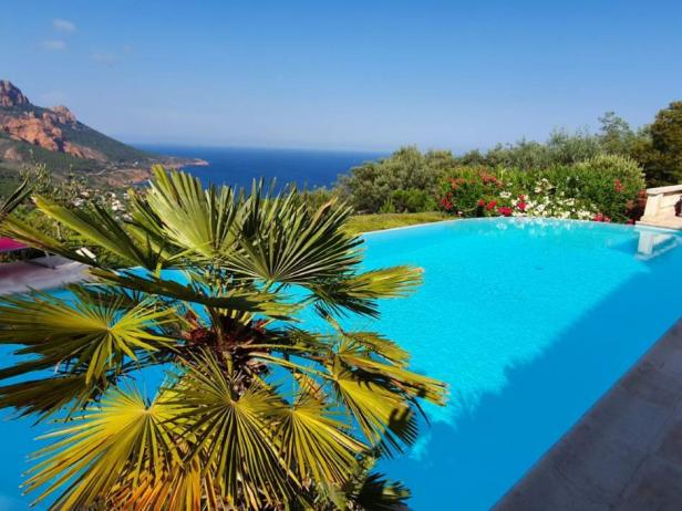 villa avec piscine à débordement et vue exceptionnelle, Photo 2